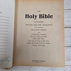Holy Bible White KJV Family Record Gold Foil World Bible Publishers