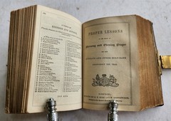 1870s BIBLE in ENGLISH – POCKET SIZE w/ BOOK of PRAYER antique NEW TESTAMENT