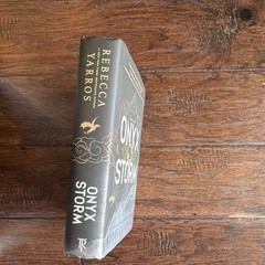 Rebecca Yarros Onyx Storm Standard Edition (The Empyrean) Hardcover 2025