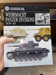 WEHRMACHT PANZER DIVISIONS 1939-45 By Rosado & Bishop **Mint Condition**