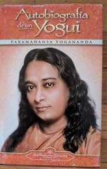 Autobiografía de un Yogui (Spanish Edition) hardcover with dust jacket