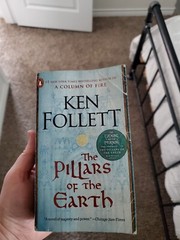Kingsbridge Ser.: The Pillars of the Earth : A Novel by Ken Follett (1990, Mass