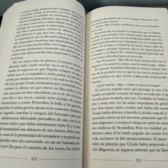 Cien Años de Soledad by Gabriel Garcia Marquez-Hardback