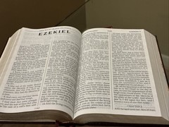 Holy Bible KJV Giant Print Concordance Red Letter Jimmy Swaggart Commentary Ed.