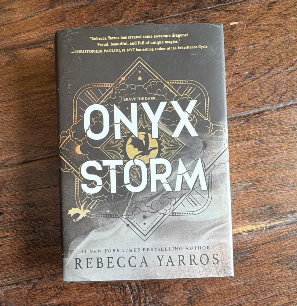 Rebecca Yarros Onyx Storm Standard Edition (The Empyrean) Hardcover 2025