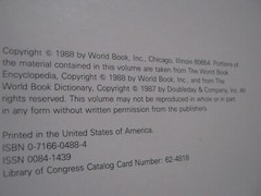 The World Book Yearbook 1988, 592 pages