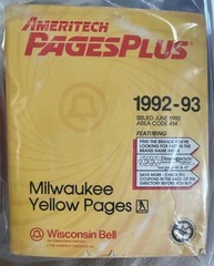 Ameritech/Wisconsin Bell Pages Plus 1992-1993 Milwaukee WI White Yellow Page