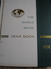 The World Book Yearbook 1991, 576 pages