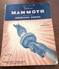 1941 Robbins Mammoth Collection of American Songs Sheet Music Book 256 Pages