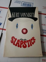 Slapstick by Kurt Vonnegut 1977 Trade Paperback (Delta) Slight Bend VGC