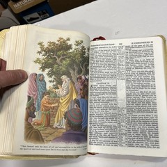 Vintage Holy Bible – Family Heritage Edition -Self Pronouncing – Old & New