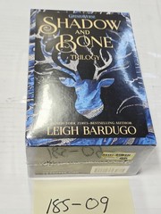 Shadow And Bone Trilogy Leigh Bardugo Grishaverse Square Fish Box Set Blue