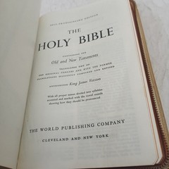 1950s Holy Bible Red Letter Edition Zip Around KJV Zip Around White Leather nice