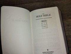 Pocket Size NKJV Bible New King James 1990 Thomas Nelson Compact Text Bonded Lth