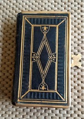 ANTIQUE MINIATURE BOOK OF COMMON PRAYER BIBLE, FINE BINDING WITH CLASP, 18