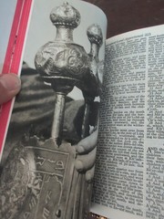 The Holy Bible Black Zipper w/ Cross Vintage Self Pronouncing Ed. World Pub.