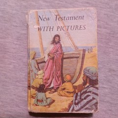 Vtg 4.25” X 3”-NEW TESTAMENT BIBLE W/PICTURES Pocket Size Illustrated Children’s
