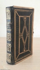 ANTIQUE MINIATURE BOOK OF COMMON PRAYER BIBLE, FINE BINDING WITH CLASP, 18