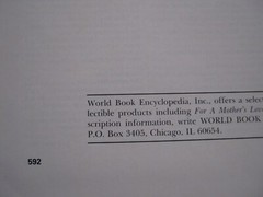 The World Book Yearbook 1988, 592 pages