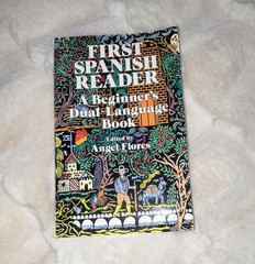 First Spanish Reader Dual-Language Beginner Paperback, Angel Flores (Dover) 1984