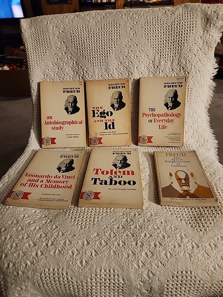 Lot of 6 Vtg Sigmund Freud PB Books Totem and Taboo The Ego and the ID & More