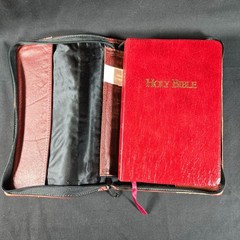 Holy Bible King James Version KJV Leather Zip Cover Broadman & Holman 1998 Ed