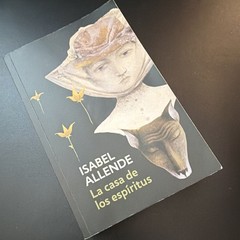 Isabel Allende La casa de los espíritus Vintage Español PB 2017 Spanish Ed