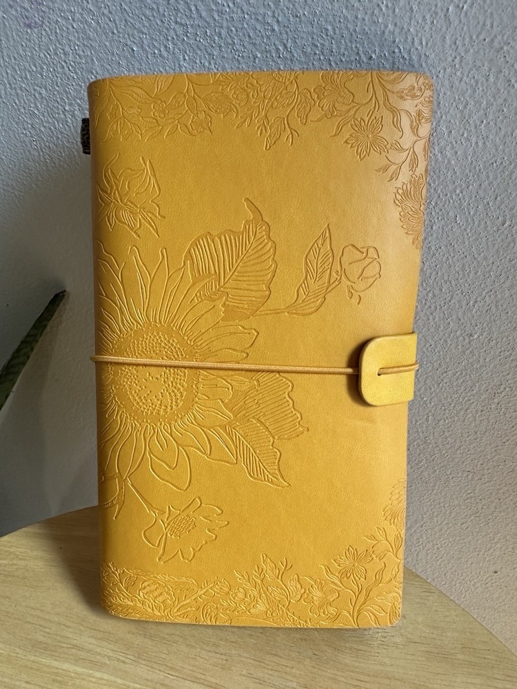 Sunflower Gifts for Women Leather Journal Notebook 7X5 Inches, Refillable Sketch