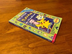 NINTENDO POKEMON OFFICIAL HANDBOOK Deluxe Collector Edition SCHOLASTIC no poster