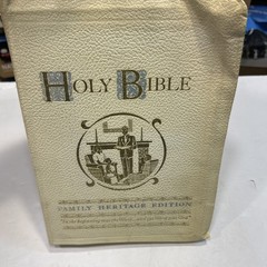 Vintage Holy Bible – Family Heritage Edition -Self Pronouncing – Old & New