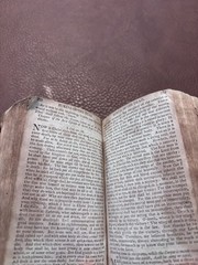 Miniature Leather Bound Book Of Common Prayer. 4”x2.5”x2”. ￼