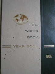The World Book Yearbook 1987, 608 pages