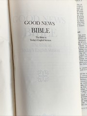 Vintage Good News Bible 1976 White Cover w/ Gold Zipper Zips Closed