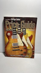 The Official Vintage Guitar Price Guide 🎸📖 (2007) by Alan Greenwood & Gil