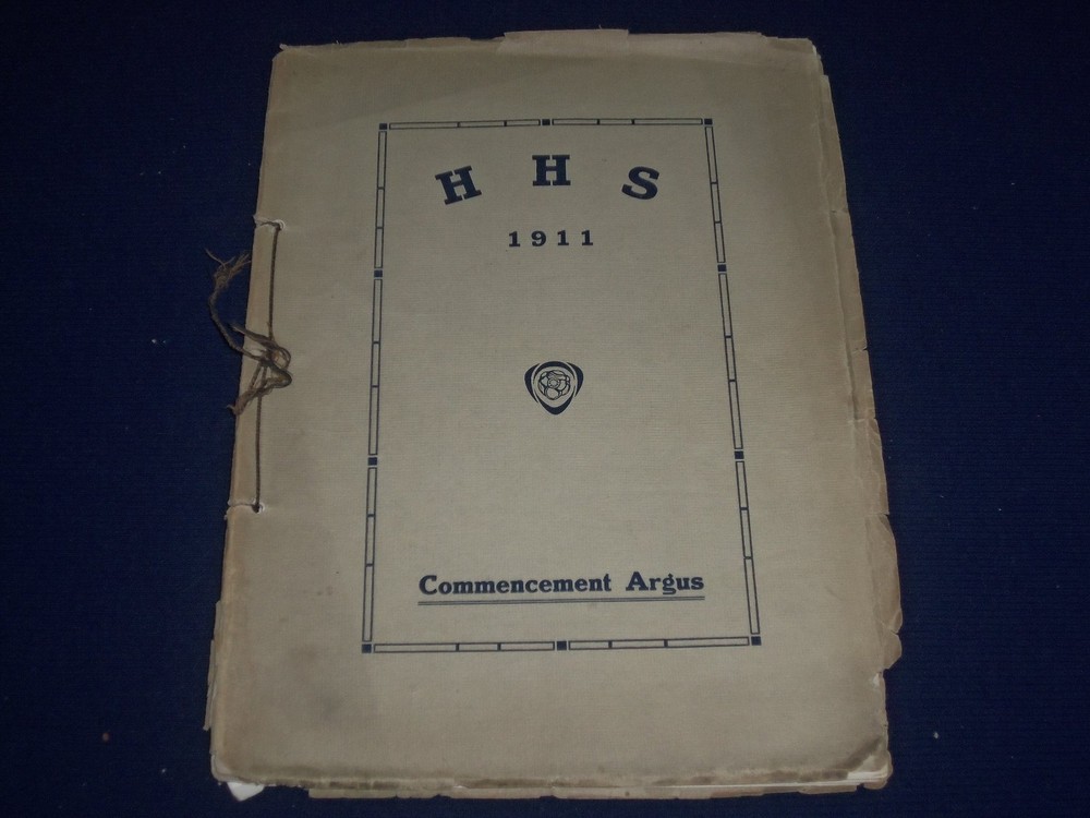 1911 COMMENCEMENT ARGUS FOR HARRISBURG HIGH SCHOOL SOFTCOVER BOOK – J 1294