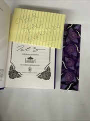 Rose in Chains by author Julie Soto. Come una rosa senza spine -Signed