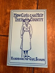 Applewood Bks.: How Girls Can Help Their Country by W. J. Hoxie (2001, Perfect)