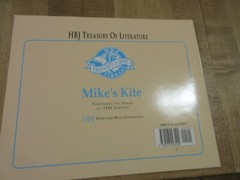 Mike’s Kite by Elizabeth MacDonald Illustrated Robert Kendall 1993 paperback (b)