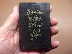 Vintage 1950’s Deutsche Volkslieder German Folksongs 123 pages 2 1/2″ x 3 3/4″