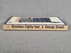 1984 by George Orwell Signet Classic Paperback 29th Print Very Good