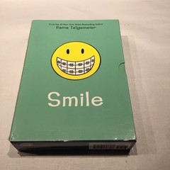 Smile and Sisters the Box Set by Raina Telgemeier (2014, Quantity Pack)