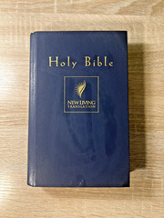 Holy Bible New Living Translation Tyndale 1996 Hardcover Book Old New Testament