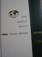 The World Book Yearbook 1985, 608 pages