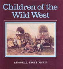 Children of the Wild West: A Historical Photograph Book About Pioneer and In…