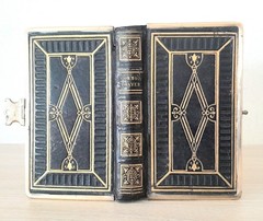 ANTIQUE MINIATURE BOOK OF COMMON PRAYER BIBLE, FINE BINDING WITH CLASP, 18