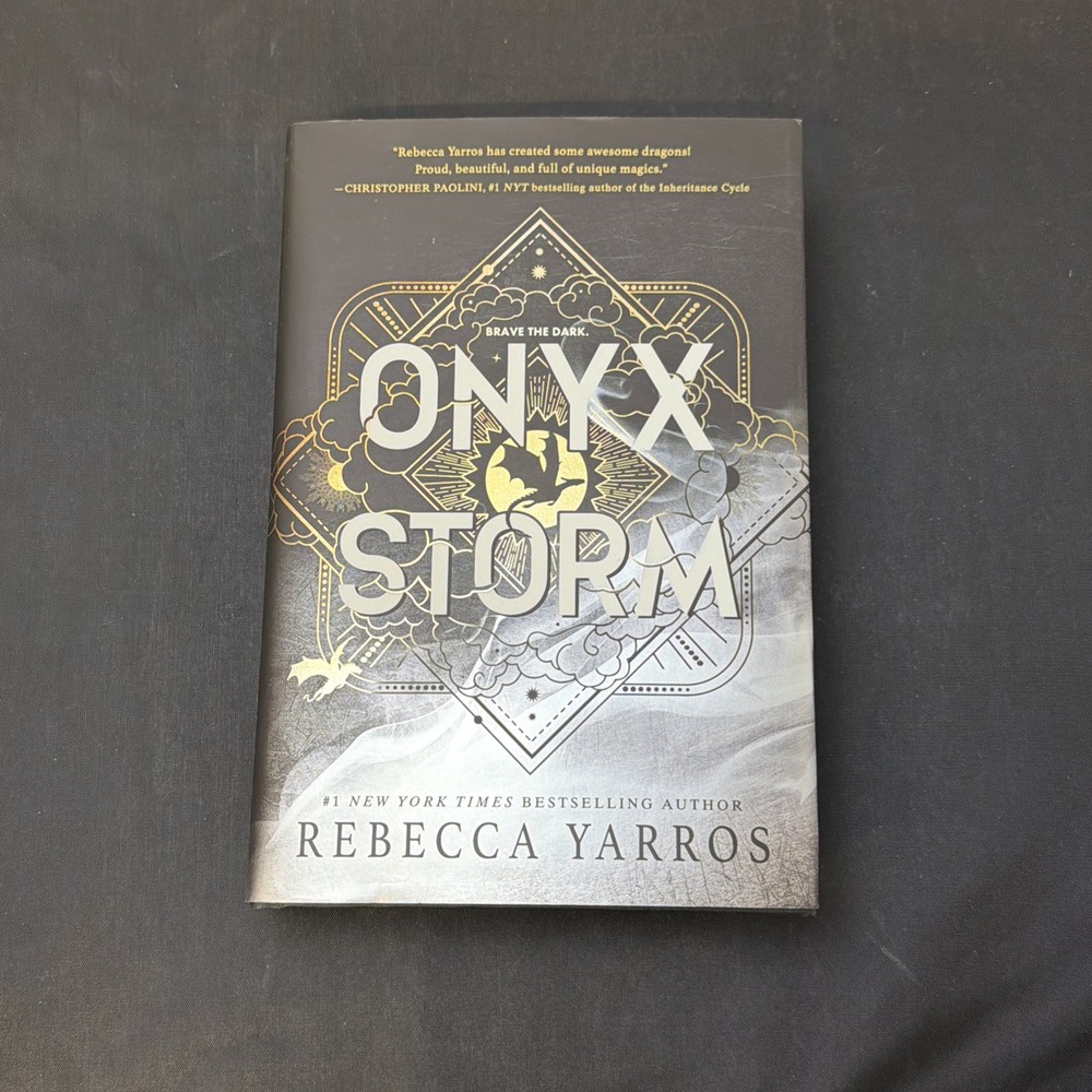 Onyx Storm (Standard Edition) by Rebecca Yarros: Used VGC
