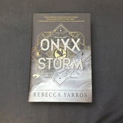 Onyx Storm (Standard Edition) by Rebecca Yarros: Used VGC