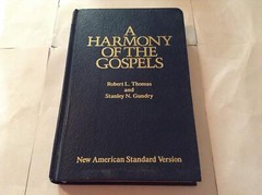 A Harmony of the Gospels: New American Standard Edition by Stanley N Gundry