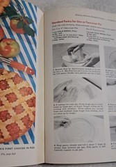 Betty Crocker’s New Picture Cook Book 1961 1st Edition 4th Print Vtg Hard Cover