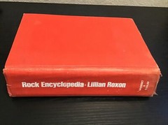 Lillian Roxon’s ROCK ENCYCLOPEDIA HC 1969 3rd print 600+ pages, photos